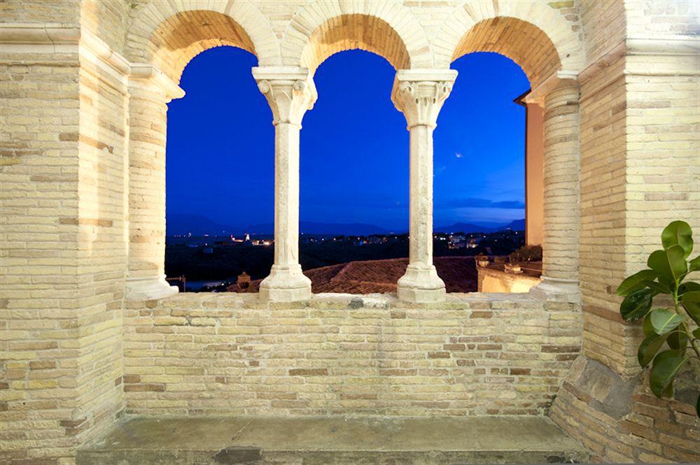 Hotel Castello Chiola Dimora Storica Loreto Aprutino Exteriér fotografie